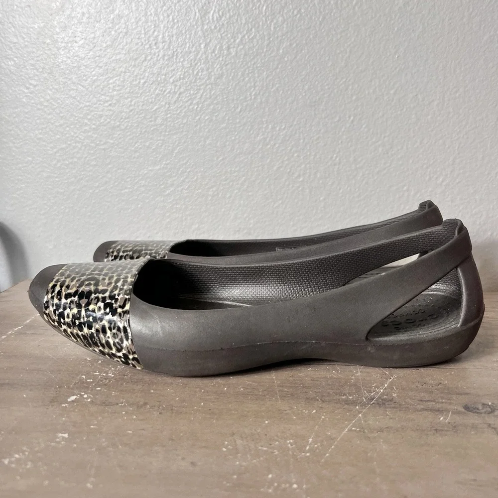 Crocs Iconic Sienna Brown/Leopard Print Ballet‎ Slip-on Flats Womens W8 EUC